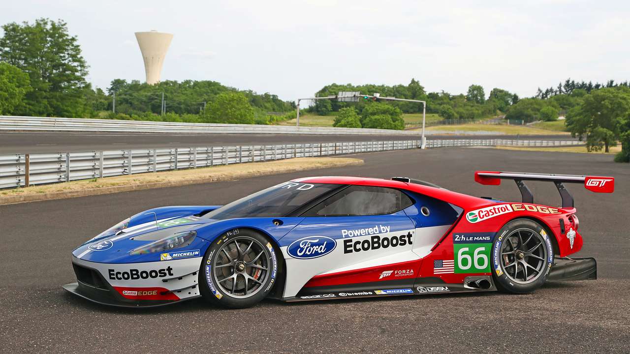 Mașină de curse Ford GT Le Mans 2016 puzzle online