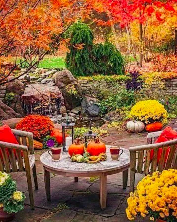 Herbstliche Entspannung im Garten, warmer Kaffee schmeckt gut :) Online-Puzzle