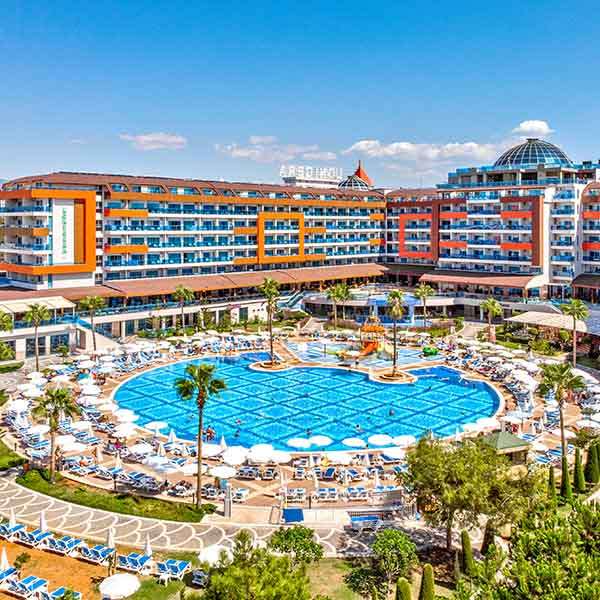 Hotel an der türkischen Riviera Online-Puzzle