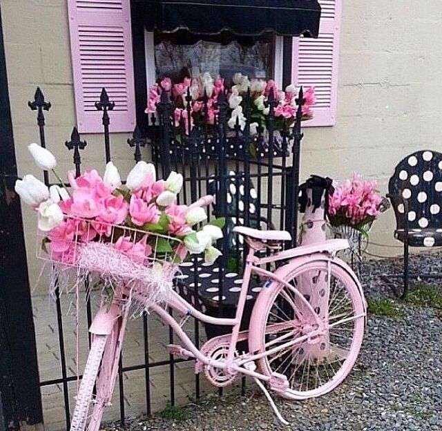 Söt rosa cykel pussel på nätet