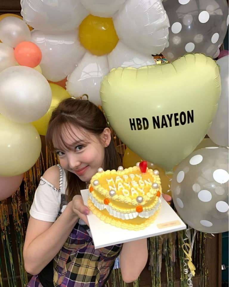 Gefeliciteerd met je verjaardag Nayeon legpuzzel online