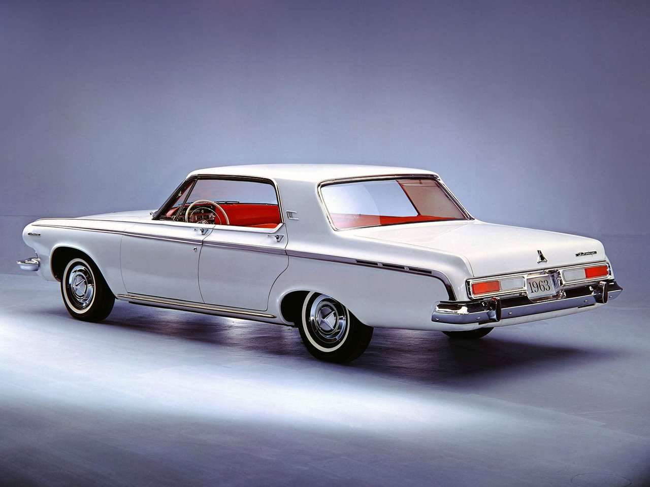 4-дверний жорсткий верх Dodge Polara 1963 року випуску пазл онлайн