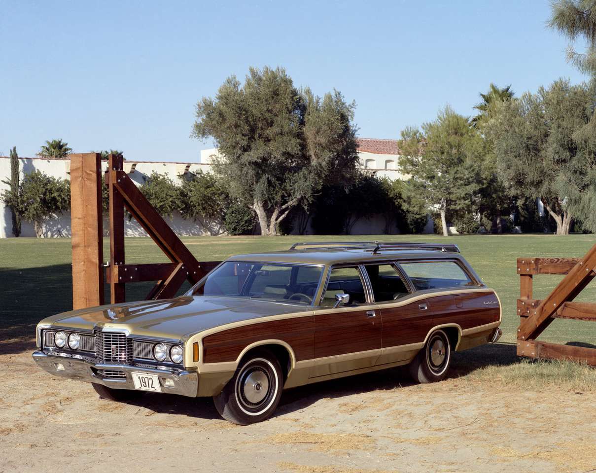 1972 Ford LTD Country Squire Station Wagon quebra-cabeças online