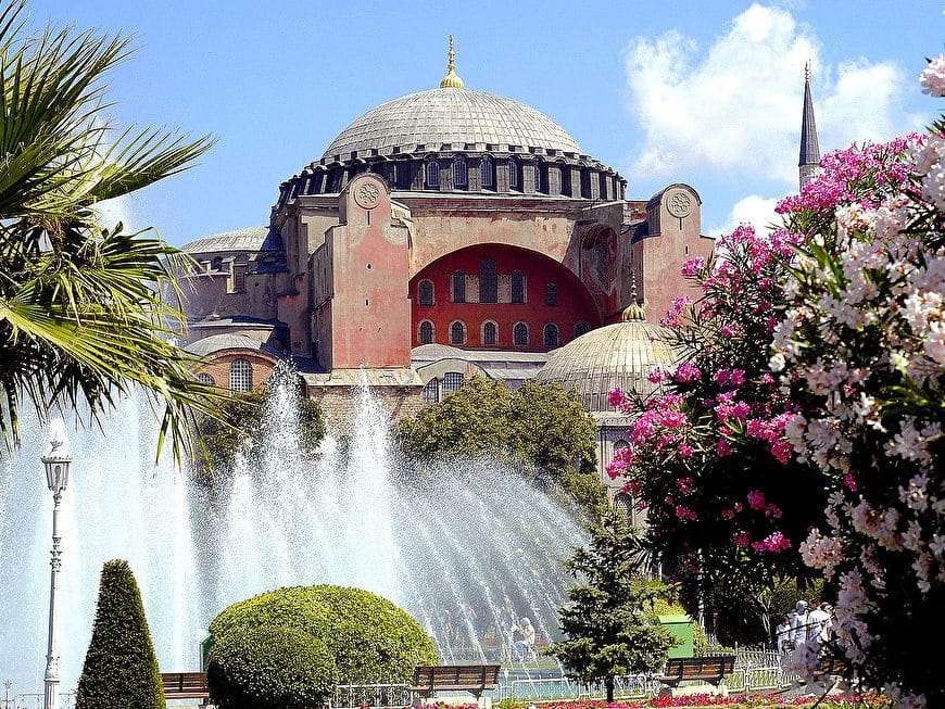 Mešita. Budova v Turecku online puzzle