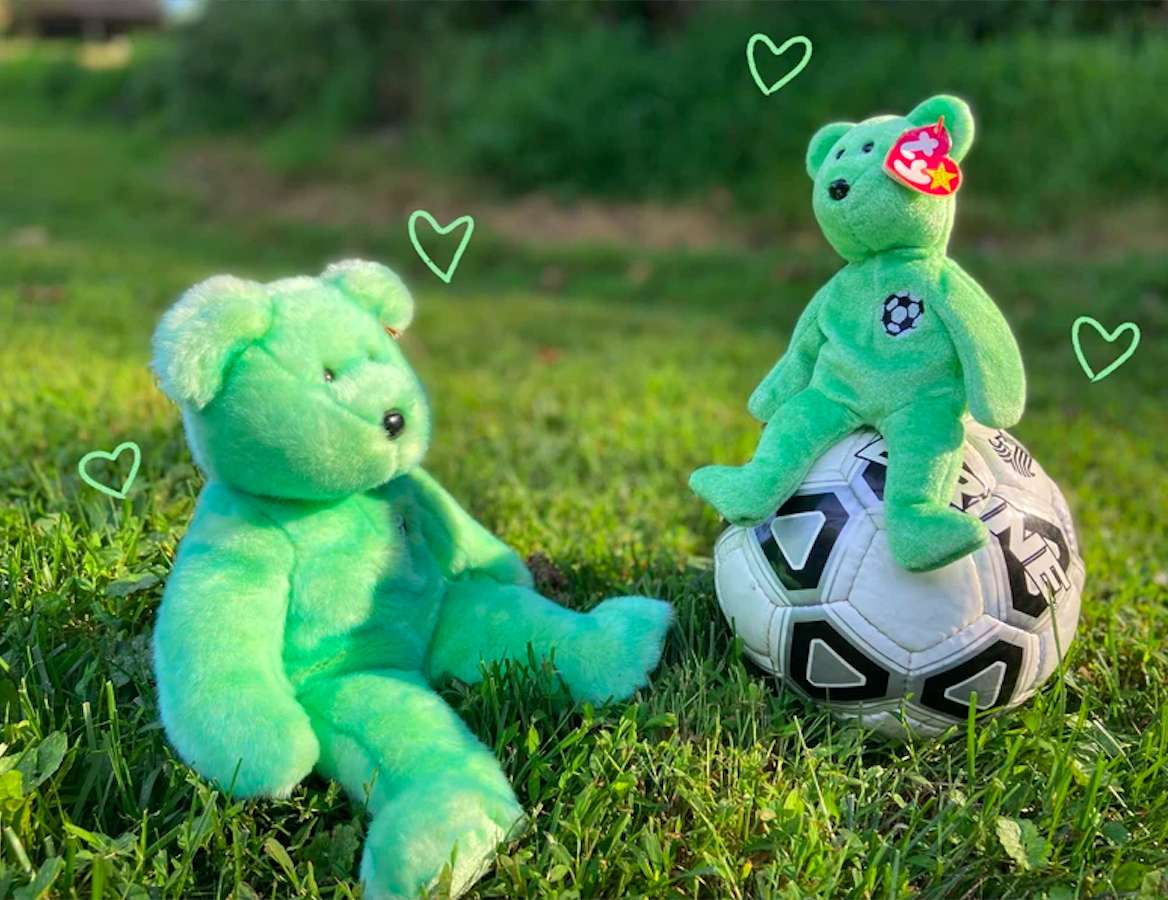 Groene teddyberen op het gras :) legpuzzel online
