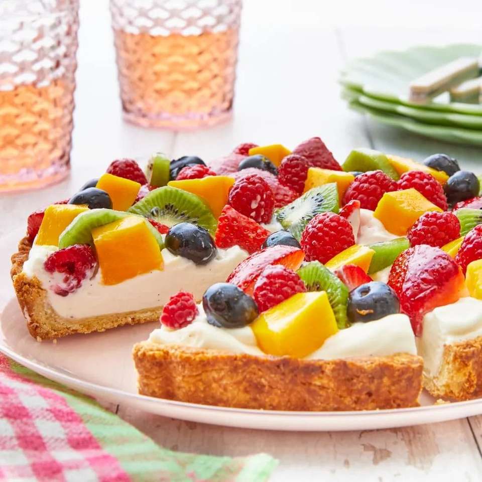 Торт з кремом і фруктами пазл онлайн