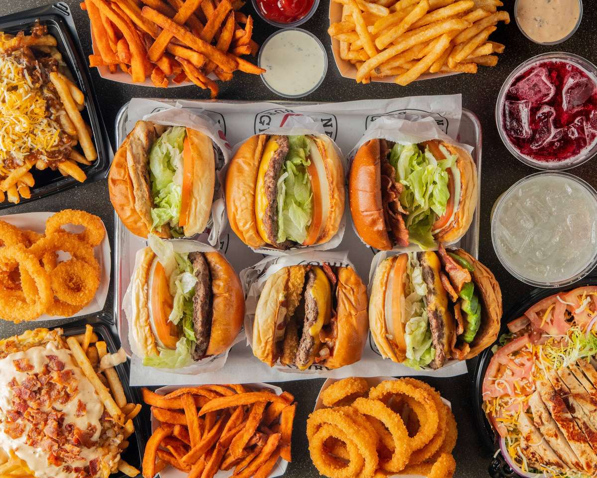 Cină cu burger la pachet pentru familie puzzle online