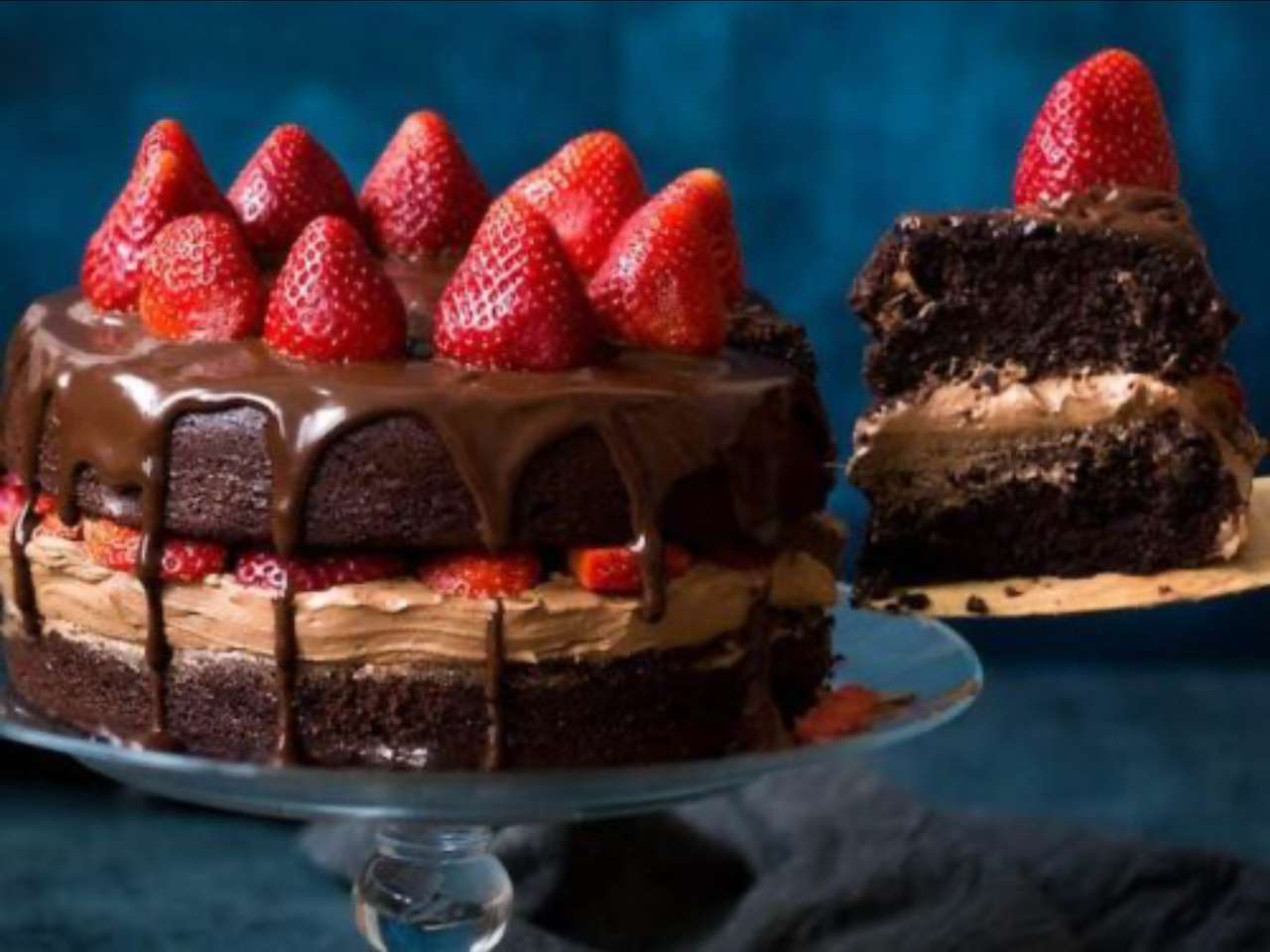 Jahodový čokoládový dort online puzzle