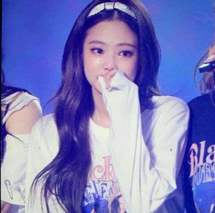 Cute Crying Jennie Kim online puzzle