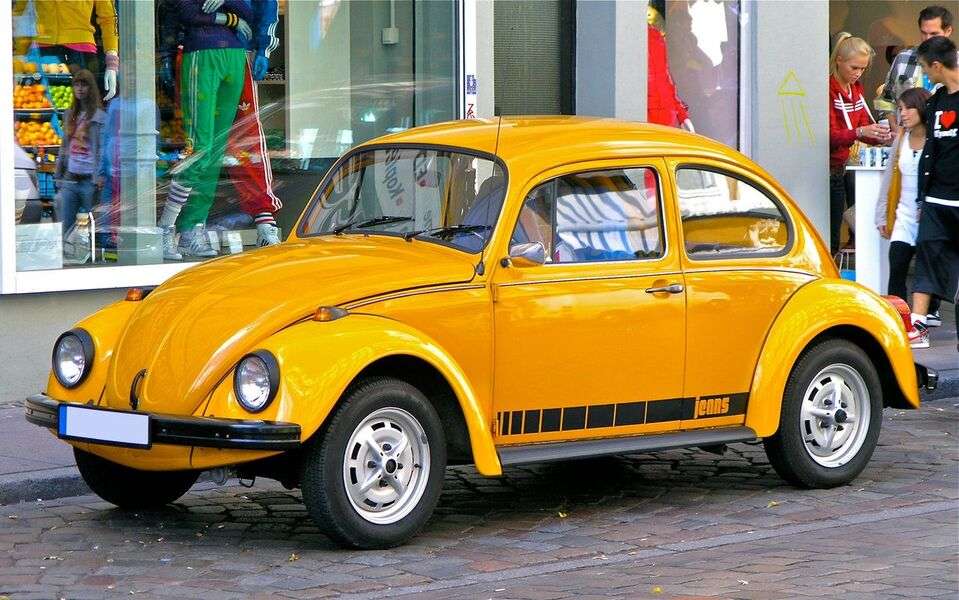 Автомобіль Volkswagen Beetle 1973 року випуску №1 пазл онлайн