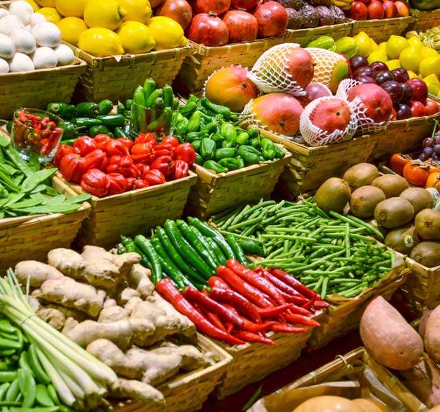 Лавка с овощами и фруктами пазл онлайн