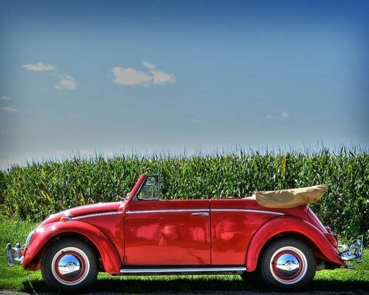 Auto Volkswagen Beetle rok 1963 #4 online puzzle