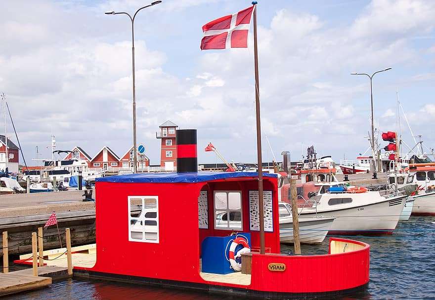 Κόλπος στη Δανία - η μικρότερη σκανδιναβική χώρα παζλ online