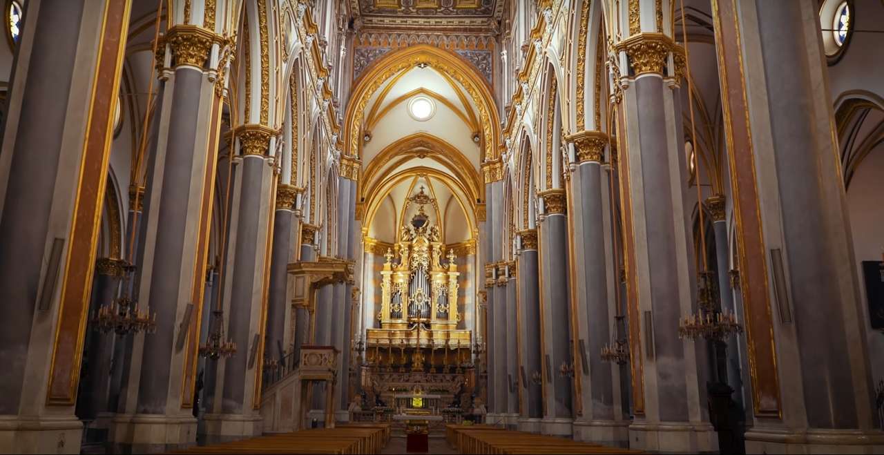 Neapel: Katedralen pussel på nätet