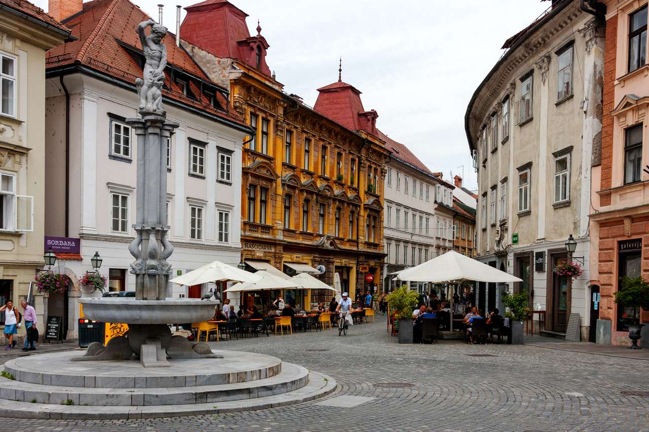 Gornji trg, Ljubljana, Slovenien pussel på nätet