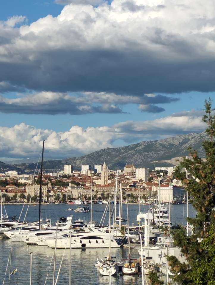 Split, Kroatien pussel på nätet
