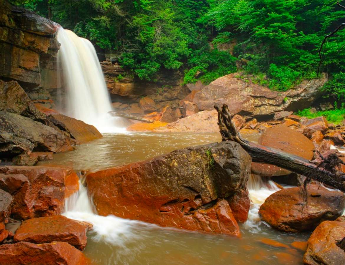 Západní Virginie – vodopád, Douglas Falls online puzzle