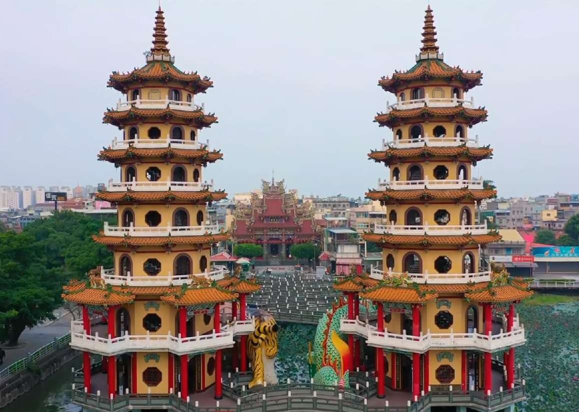 Pagodas of the Dragon and the Tiger jigsaw puzzle online