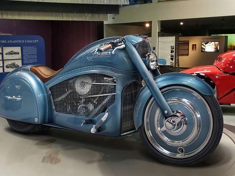 Harley Davidson 1936 Bugatti Typ 57SC pussel på nätet