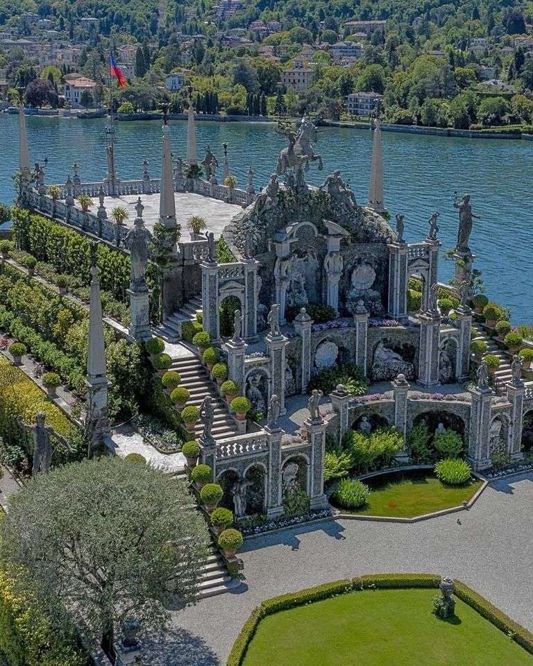 ett palats i Lago Maggiore pussel på nätet