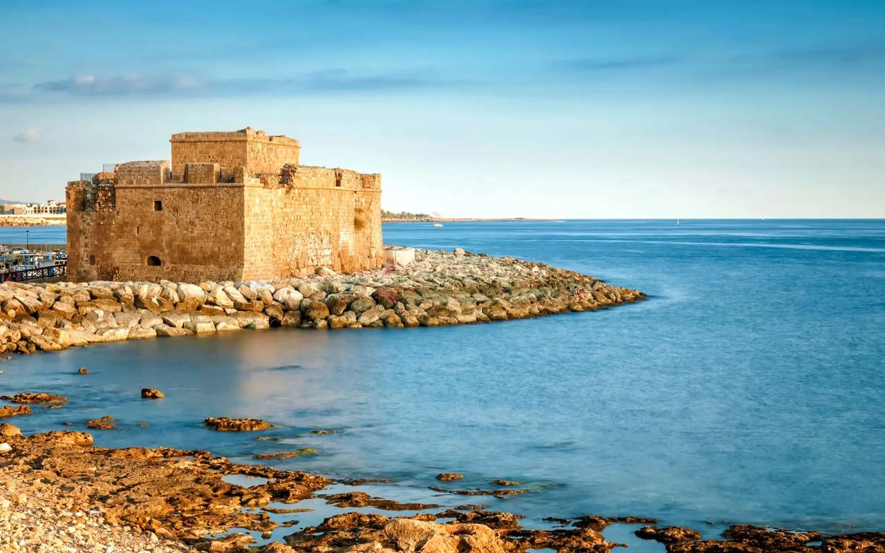 Остров Кипър в Средиземно море онлайн пъзел