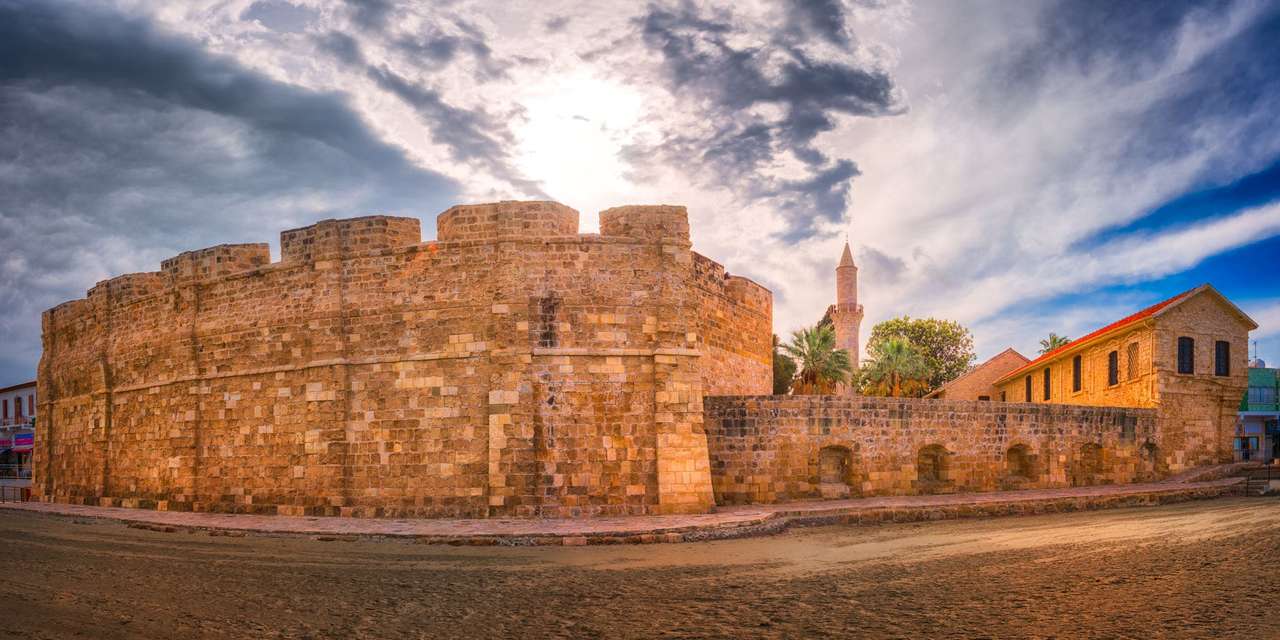 Кипър Ларнака Замък на плажа онлайн пъзел