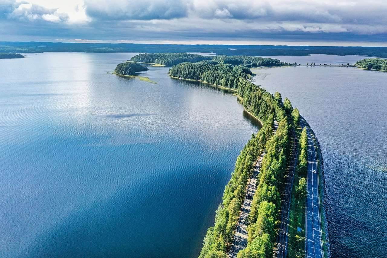 Lake Ridge Punkaharju Finland Road Railway puzzle en ligne