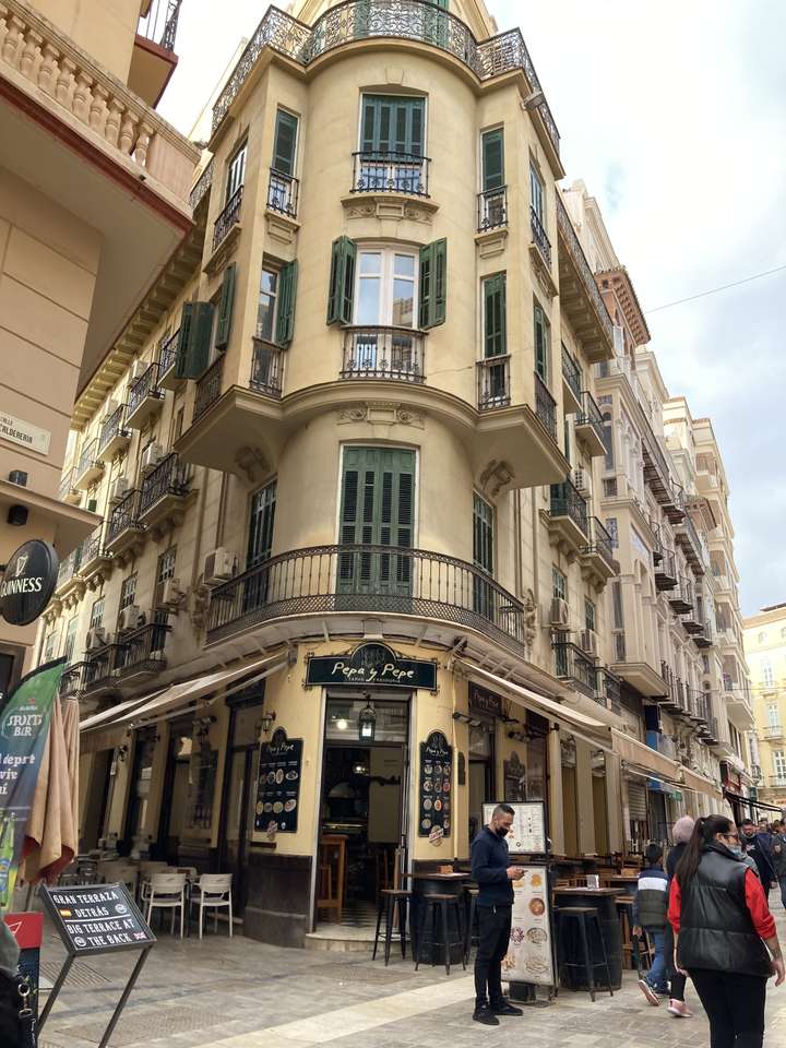 Malaga old town alley online puzzle