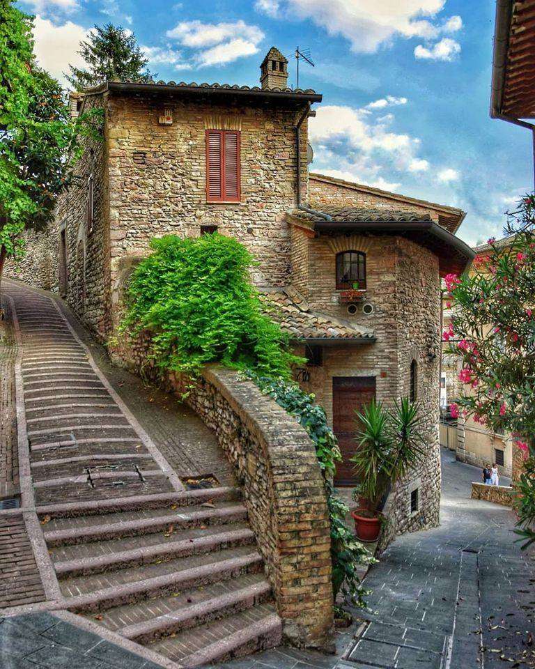 Assisi, Olaszország online puzzle