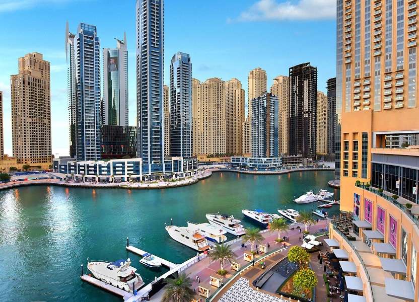 Marina de Dubaï - une ville artificielle sur le canal de Dubaï puzzle en ligne