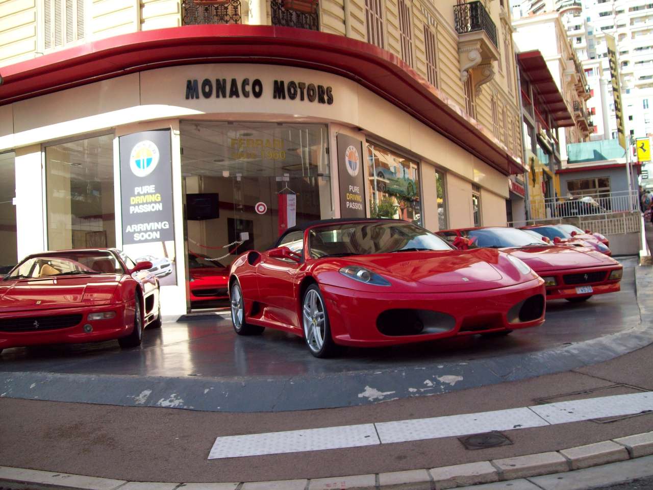 Салон Ferrari пазл онлайн