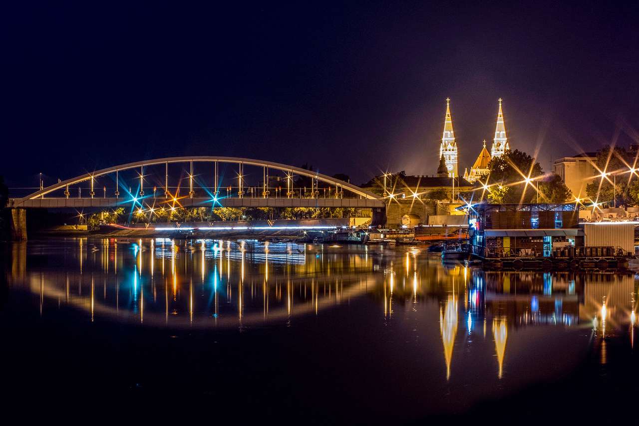 Szeged bei Nacht Puzzlespiel online