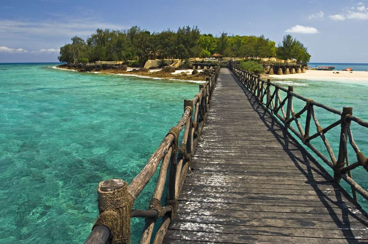 Zanzibar Island Pier e as ruínas de uma antiga prisão quebra-cabeças online