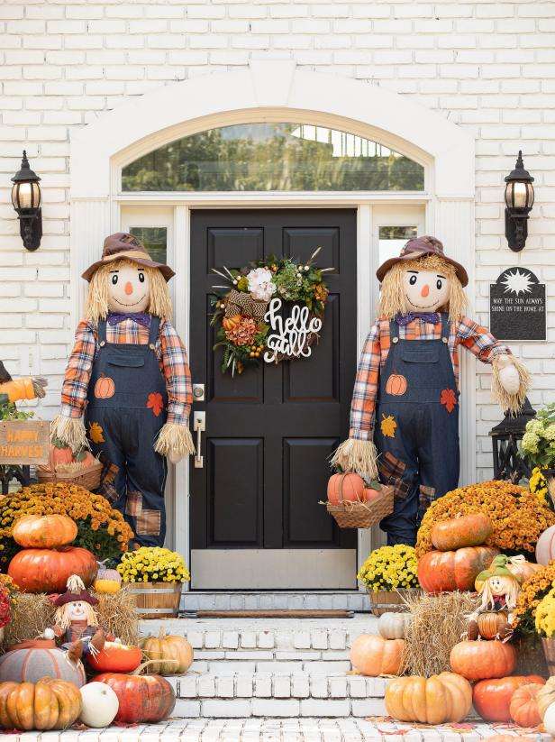 Есенна декорация пред къщата онлайн пъзел