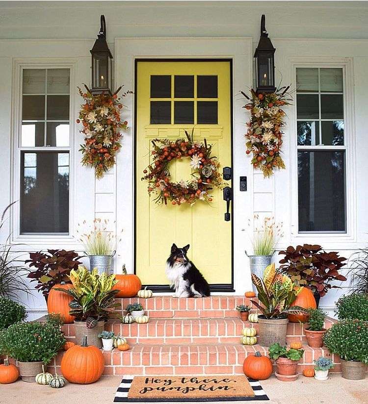Autumn decoration in front of the house jigsaw puzzle online