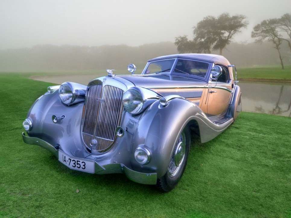 Historisk bil- 1937 Horch 853 pussel på nätet