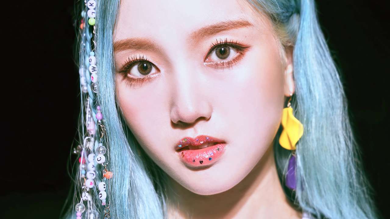 Gowon ´- LOONA online puzzle