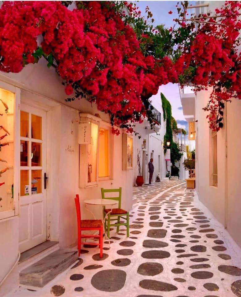 street in Greece jigsaw puzzle online