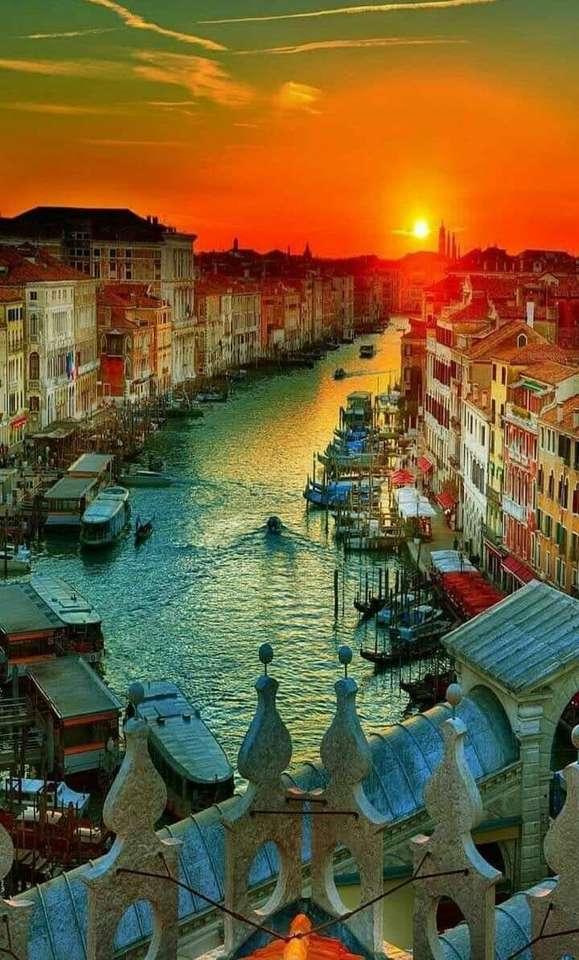východ slunce nad Benátkami online puzzle