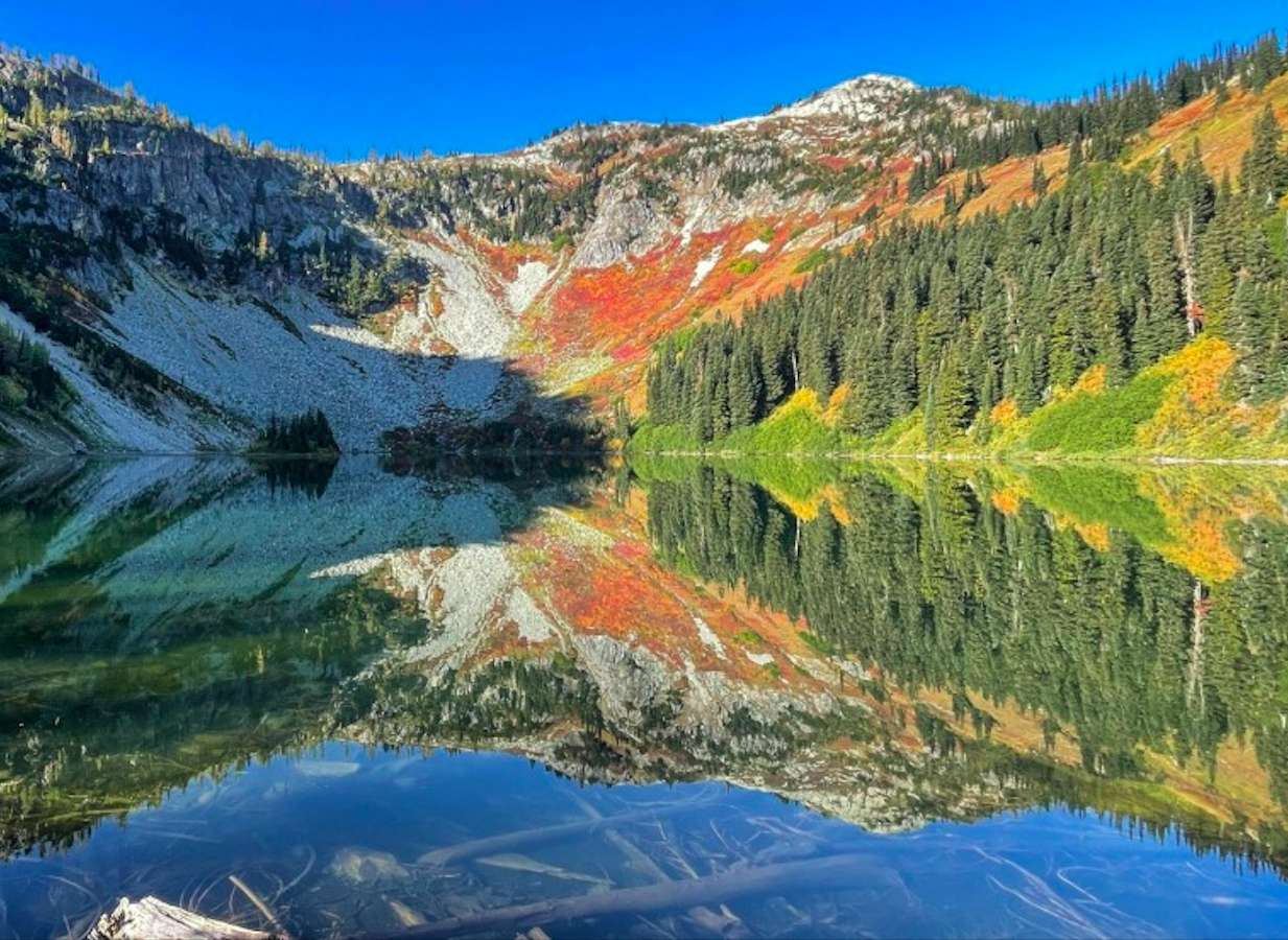 Washington - Krystalické jezero Anne, jaký pohled online puzzle