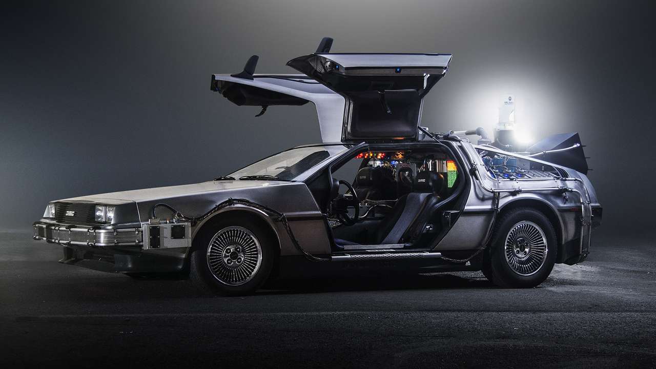 1985 DeLorean DMC-12 «Назад в будущее» пазл онлайн