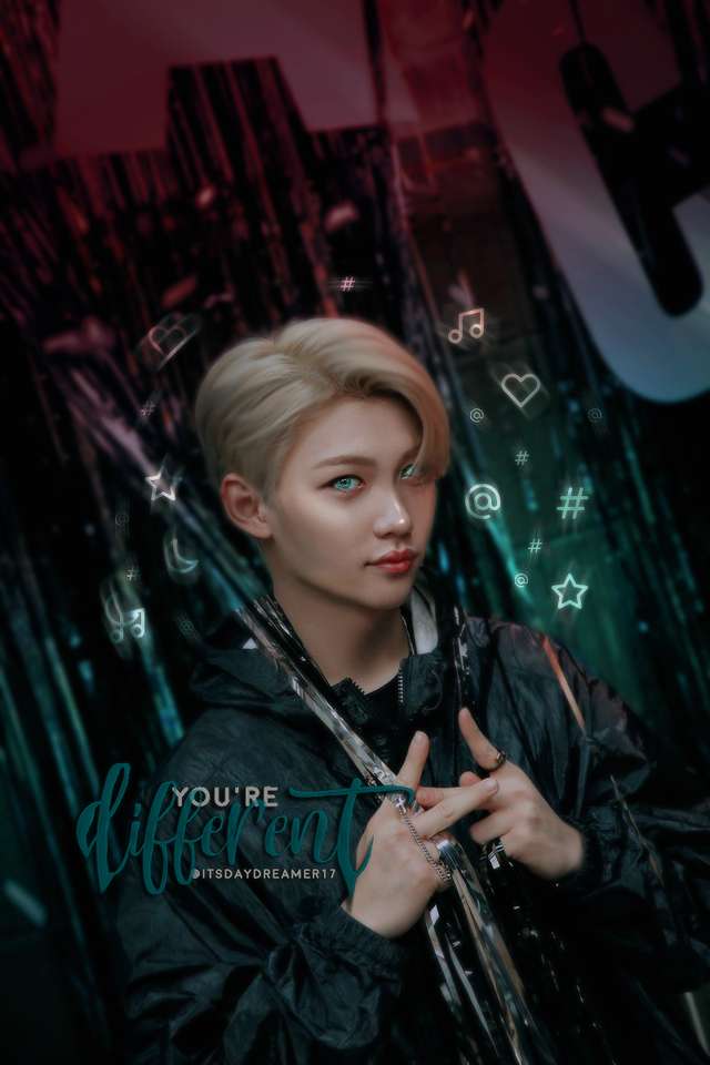 Lee Felix - You Are Different online παζλ
