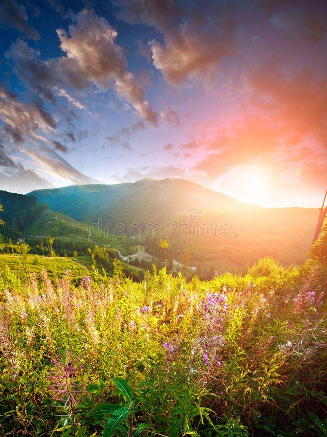 sunrise over the mountains online puzzle