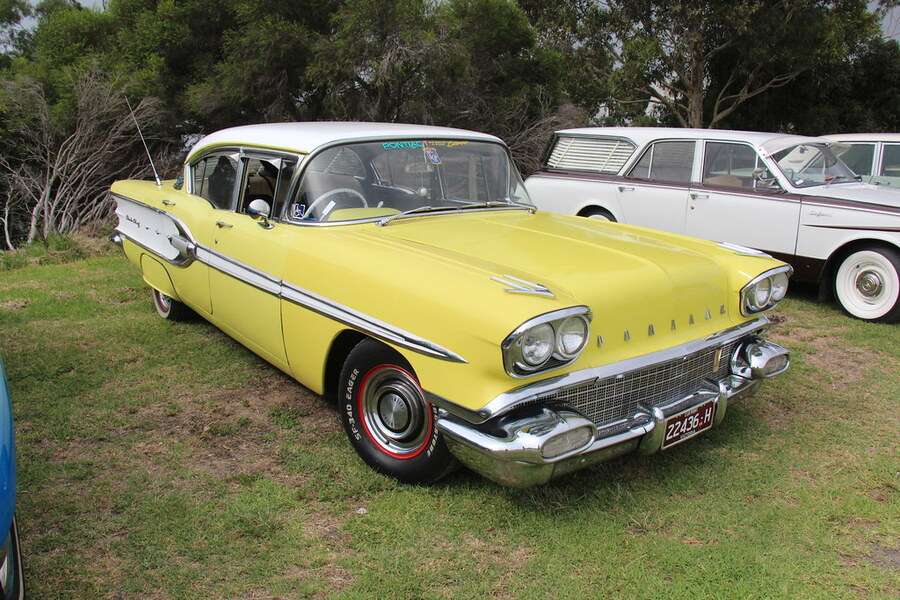 Car Pontiac Chieftain Classy ročník 1958 #5 skládačky online
