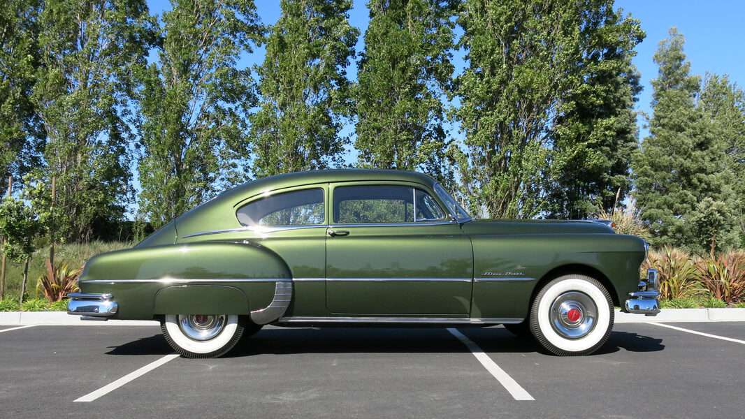 Кола Pontiac Chieftain Classy Година 1949 #7 онлайн пъзел