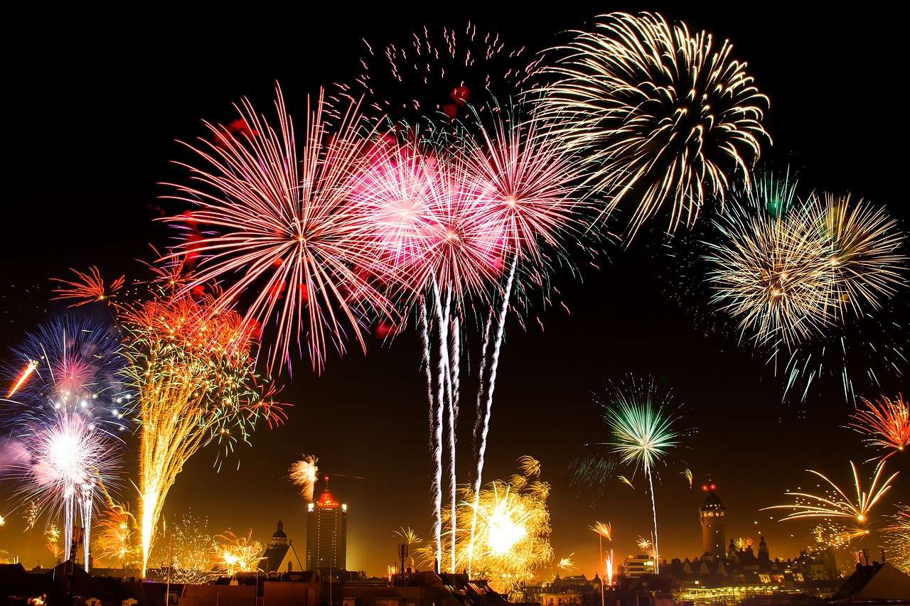 Focuri de artificii de Anul Nou puzzle online