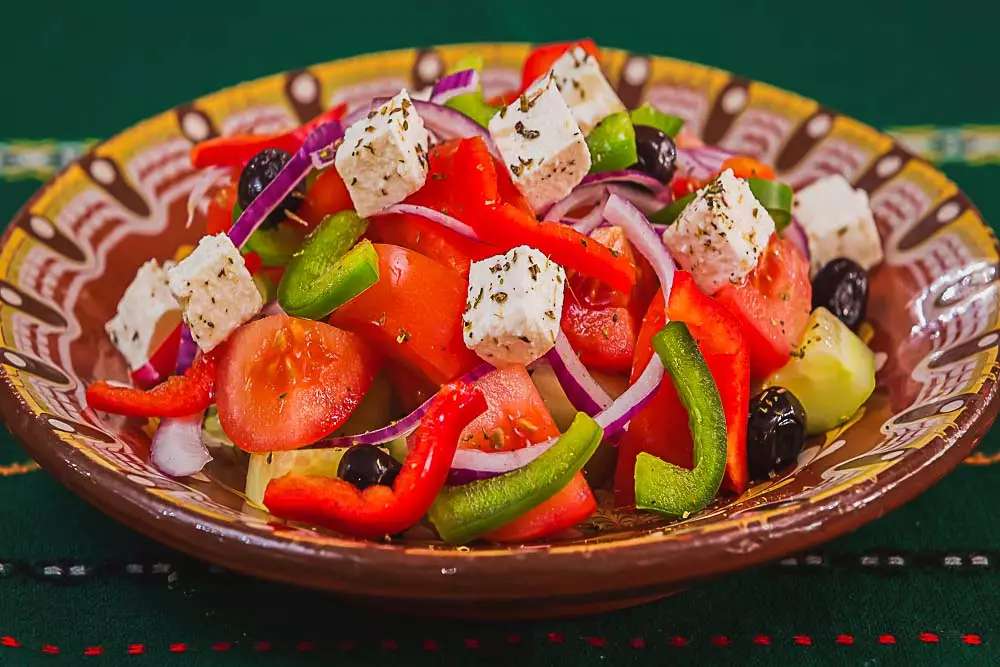 салат из греческой овчарки онлайн-пазл