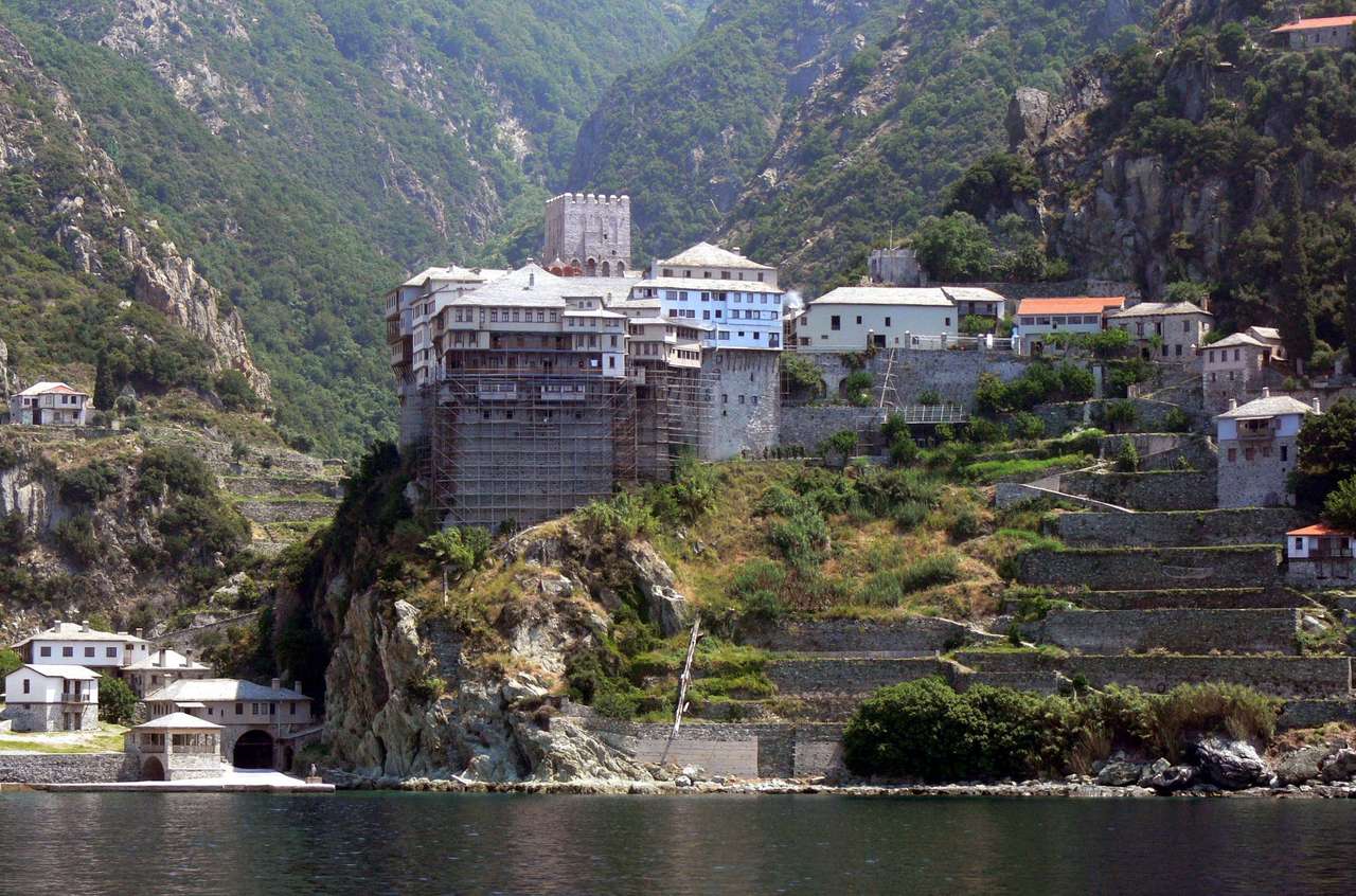 Grecia Complexul mănăstirii Athos din Agiou Dionysiou jigsaw puzzle online