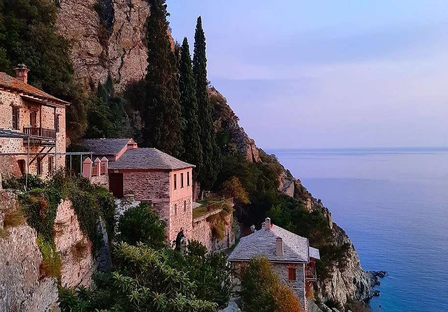 Grecia Athos monasterio complejo de Agiou Dionysiou rompecabezas en línea
