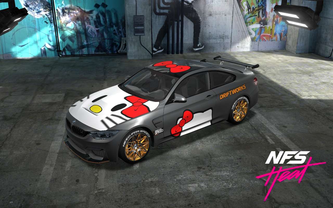 Hello kitty desing BMW M4 GTS puzzle online